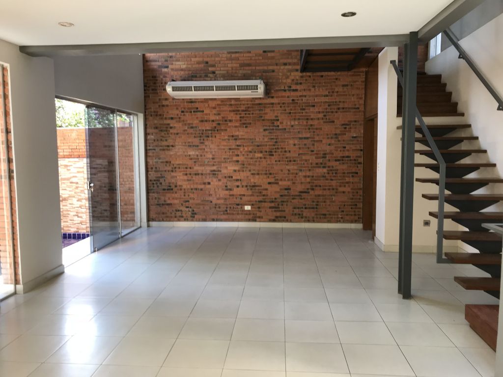 Vendo Duplex a estrenar barrió Ycua Sati — foto 3