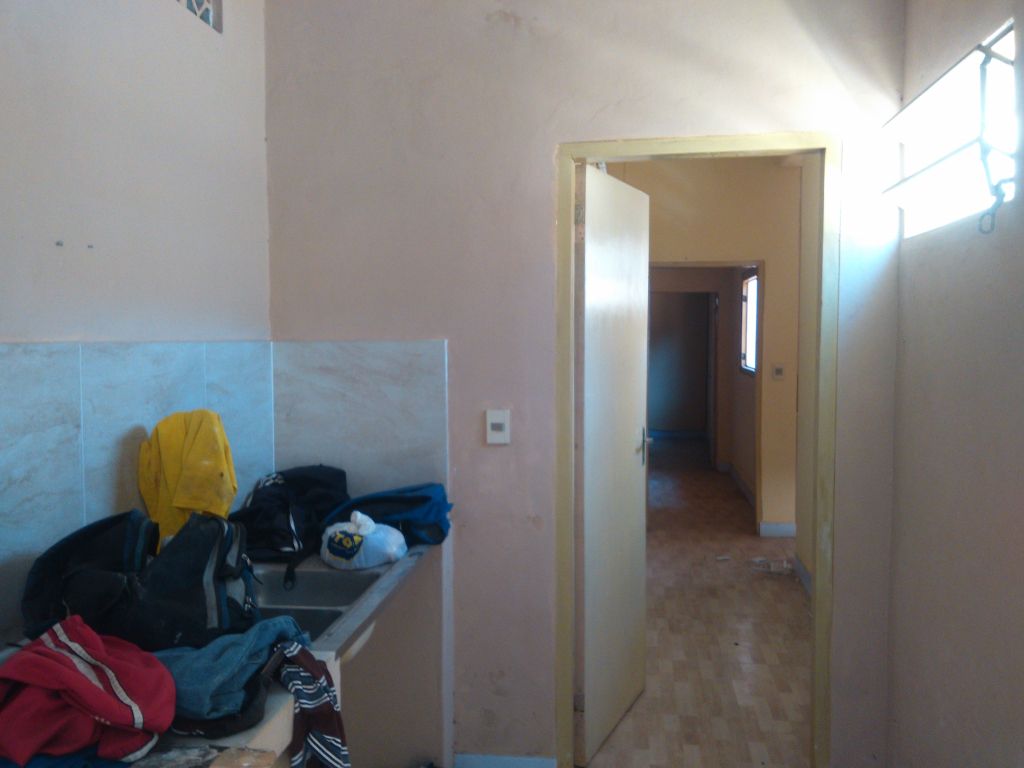 VIVIENDA CON AMPLIA AREA COMERCIAL. — foto 3