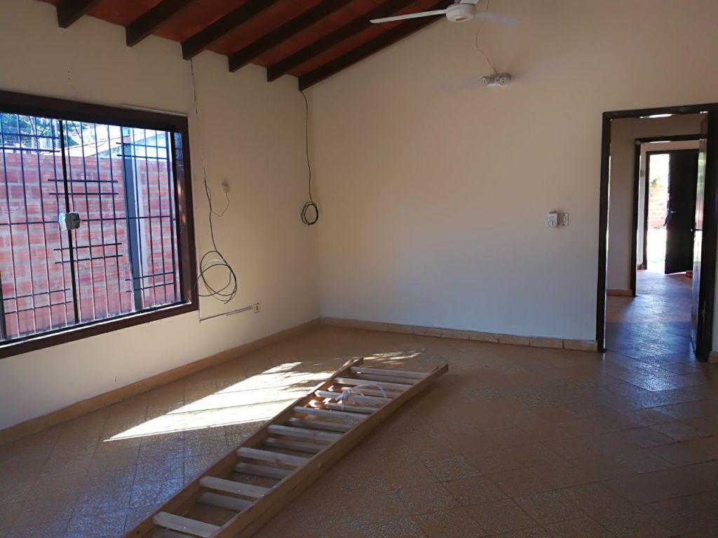 VENDO CASA EN FDO DE LA MORA ZONA NORTE A CUADRAS DE MCAL LOPEZ — foto 3