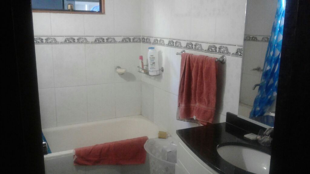 Vendo casa a 1 cuadra de Mcal. Lopez zona n — foto 2