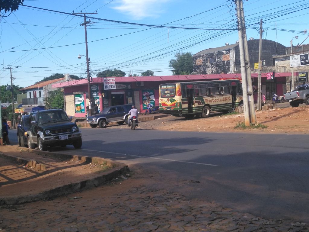 Financio terrenos en Calle´i San Lorenzo a una cuadra del empedrado Los Tucanes. — foto 2