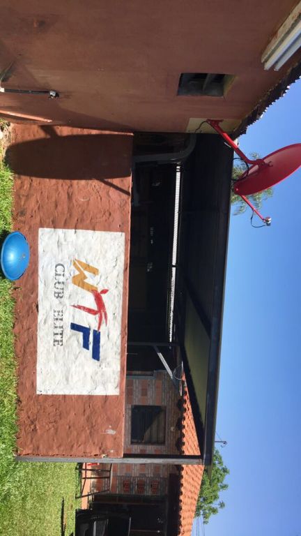 tinglado con casa laurelty Luque — foto 2