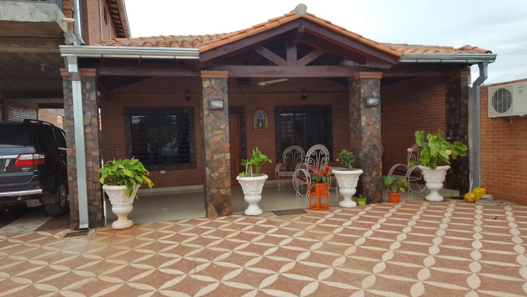 VENDO AMPLIA CASA EN LIMPIO — foto 2