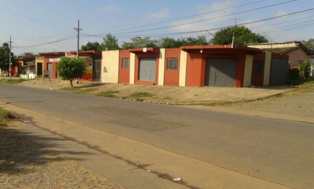 Remato salones comerciales todo junto o por separado. No deje escapar èsta oportunidad!!! — foto 2
