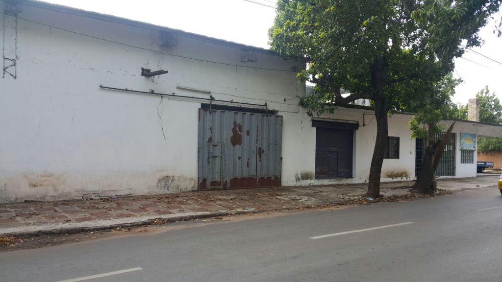 LOCAL COMERCIAL, DEPOSITO Y OFICINA Z E. AYALA Y KUBITZCHEK — foto 2