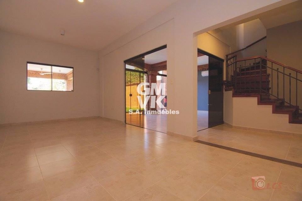 VENDO HERMOSA RESIDENCIA A ESTRENAR, BARRIO MBOCAYATY — foto 2