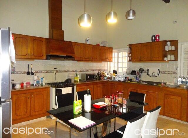 VENDO RESIDENCIA EN BARRIO MBURUCUYA — foto 2