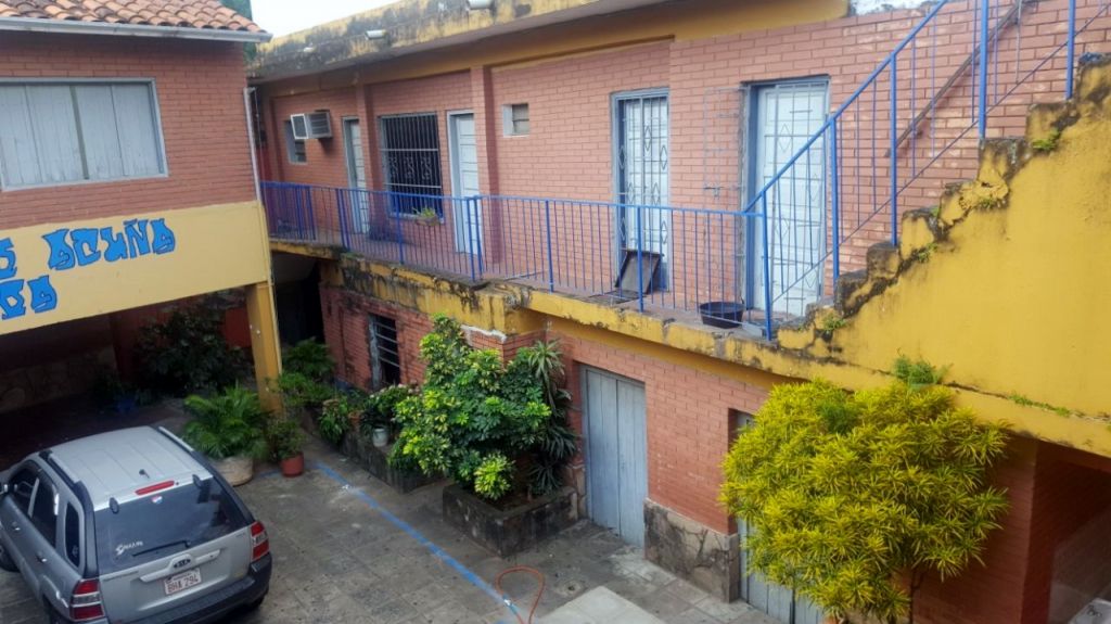 VENDO EDIFICIO DE DOS PLANTAS SOBRE ANTEQUERA — foto 2