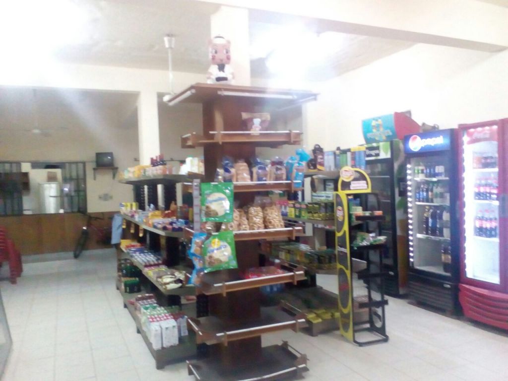 Zona Pinedo Shopping - Salón y departamentos — foto 3
