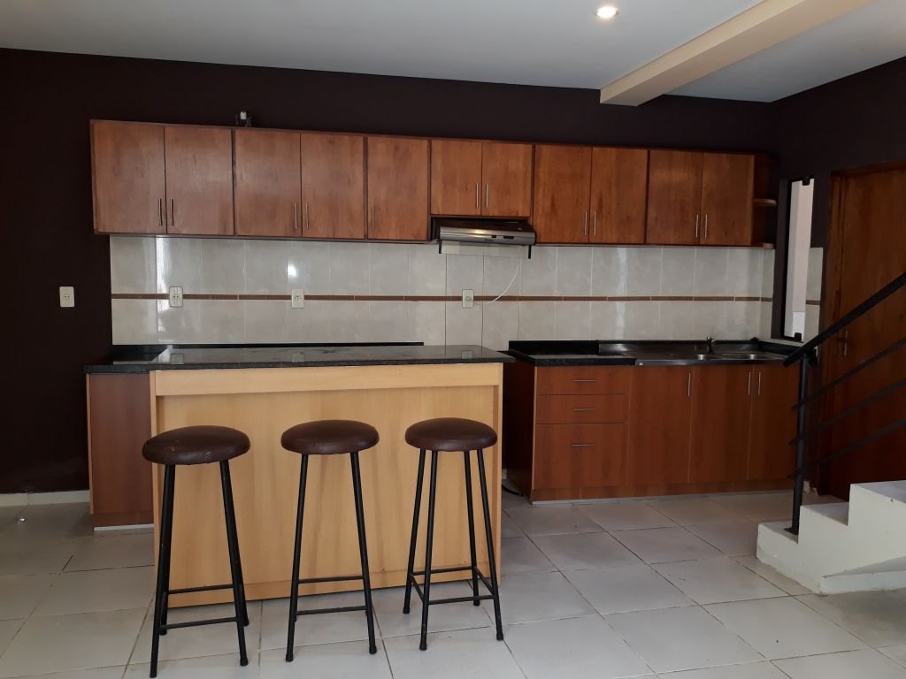 Hermoso DUPLEX de 4 dormitorios en Barrio San Pablo! — foto 3