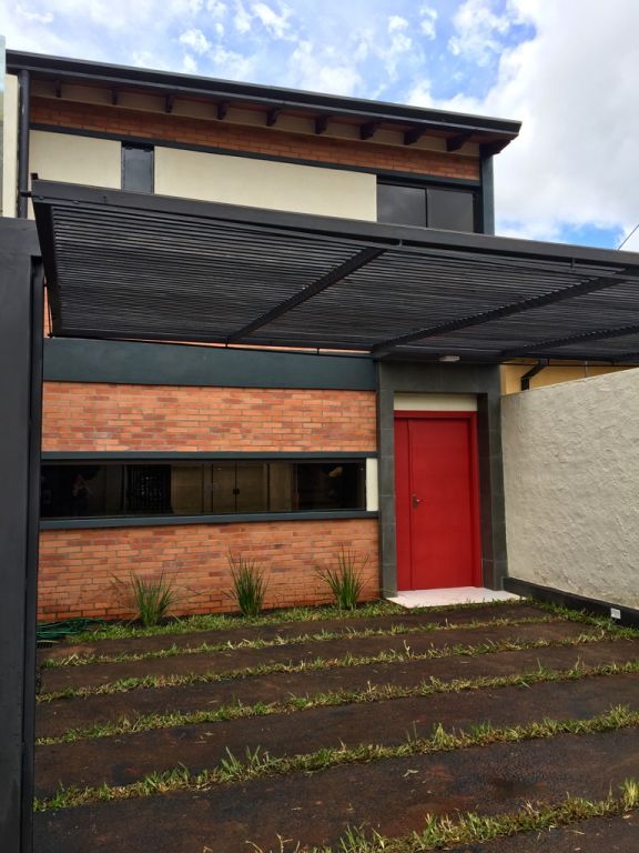 VENDO AMPLIO DUPLEX EN SAN LORENZO!! camino a Ñemby — foto 3