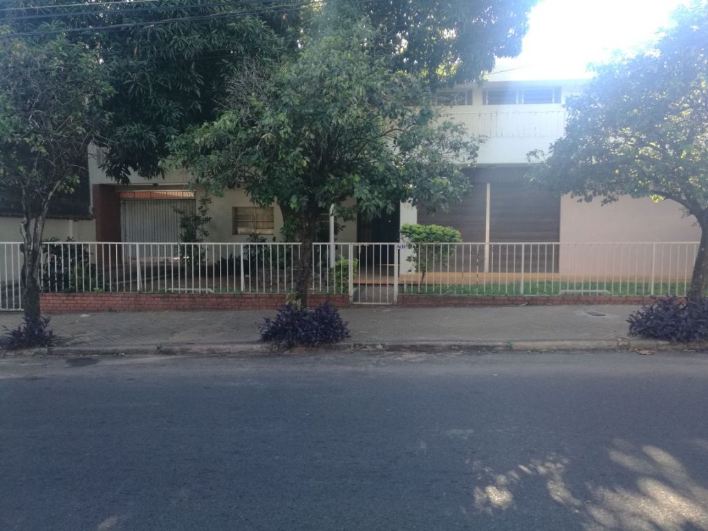 Vendo Casa sobre avenida Bernardino Caballero — foto 2