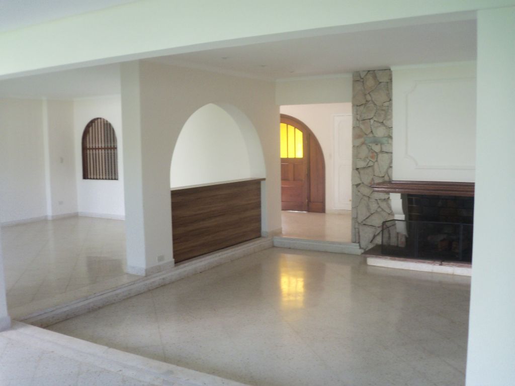 ALQUILO MANSION ZONA MCAL LOPEZ Y RCA ARGENTINA TODA EN PLANTA BAJA — foto 3