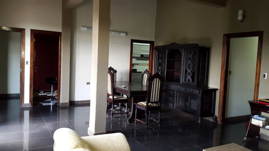 EN EXCLUSIVO BARRIO ÁREA 1!!! FINA RESIDENCIA — foto 2