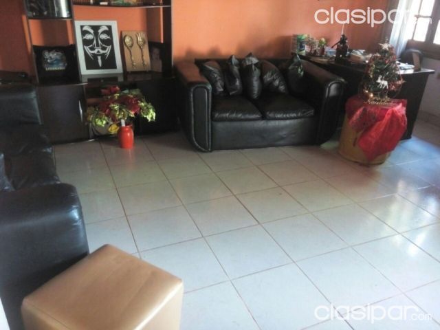 CASA ESTILO ITALIANO EN LAURELTY, LUQUE — foto 2
