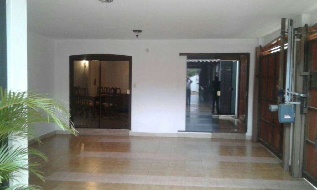 VENTA DE CASA ZONA LAMBARÉ — foto 3