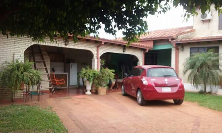 VENDO HERMOSA CASA EN SAN LORENZO — foto 3