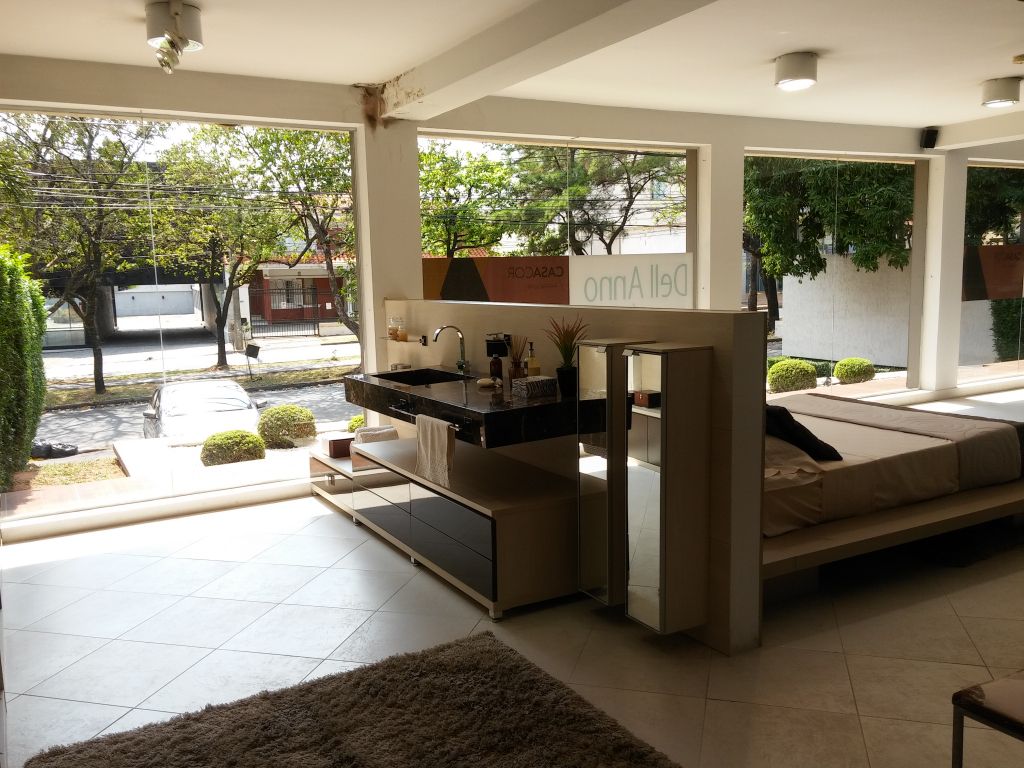 propiedad para SHOWROOM sobre Avenida Bogiani — foto 2