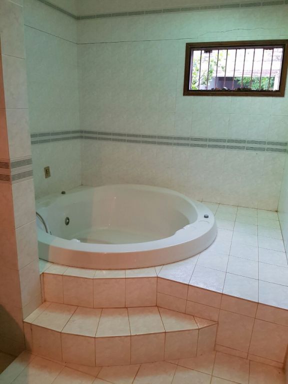 Vendo casa San Bernardino a 1 cuadra de la Petrobras. — foto 3