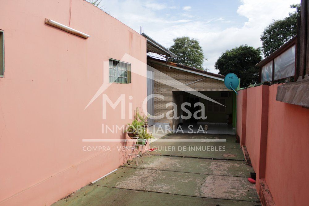 VENDO CASA CON BUENA UBICACION EN EL CENTRO DE CIUDAD DEL ESTE — foto 2