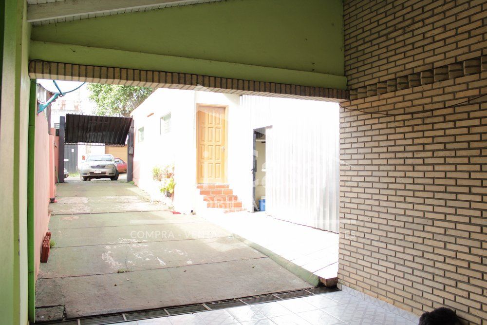 VENDO CASA CON BUENA UBICACION EN EL CENTRO DE CIUDAD DEL ESTE — foto 3