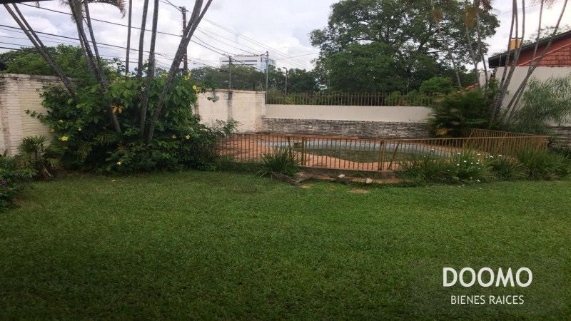 IMPONENTE CASA DE UNA SOLA PLANTA — foto 2