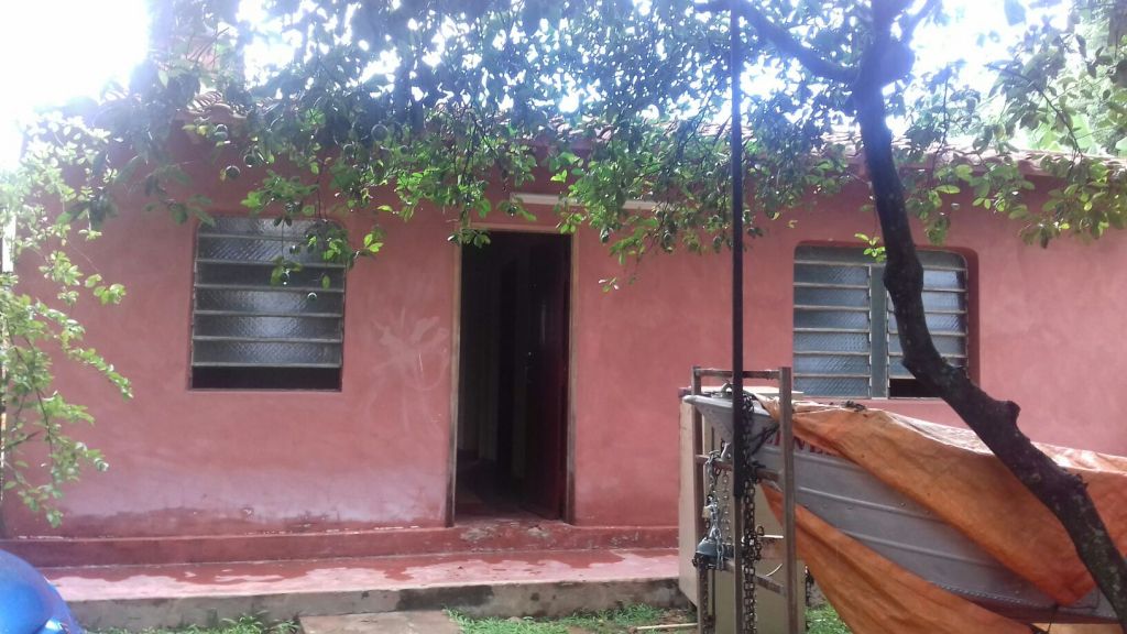 CASA DE 3 Dormitrios con 1sala grande y una cocina comedor un baño familiar — foto 2