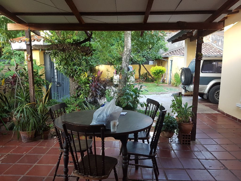 Hermosa casa en zona residencial — foto 3
