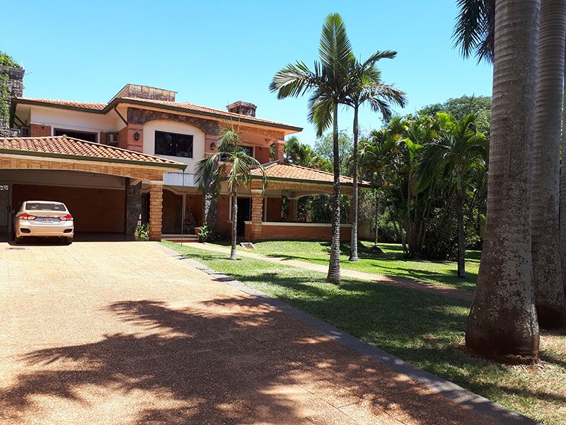 HERMOSA CASA EN SAN LORENZO — foto 3