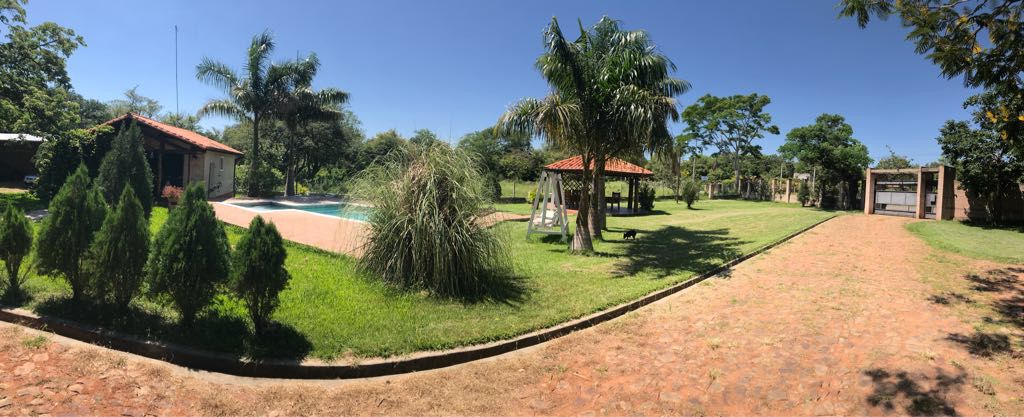 Vendemos: Hermosa Casa Quinta en Aregua — foto 2