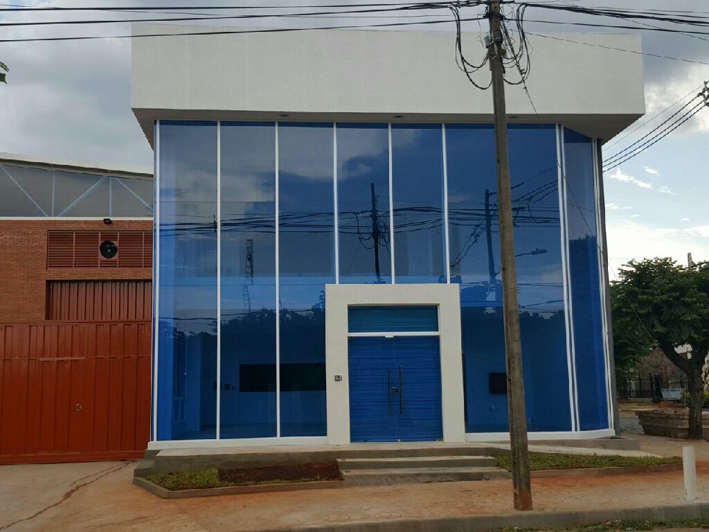 VENDO DEPÓSITO CON SHOWROOM A ESTRENAR — foto 2