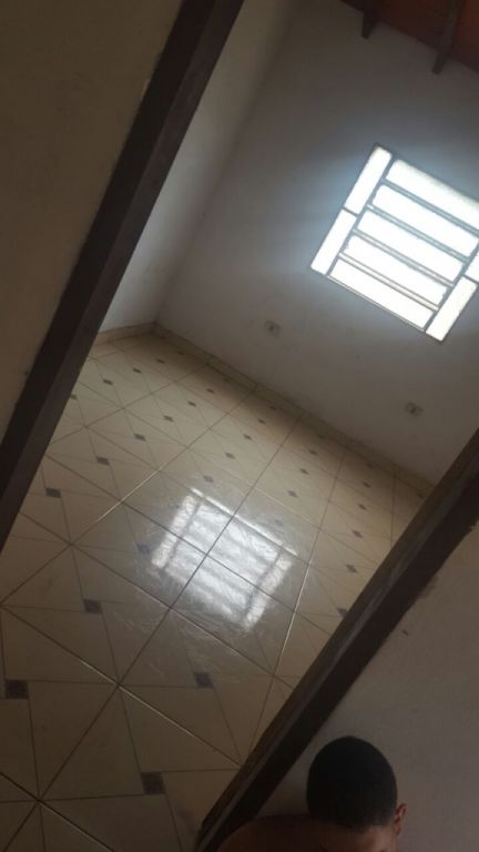 Vendo Casa en la Cuidad de Ñemby a tres cuadras del Acceso Sur. — foto 3