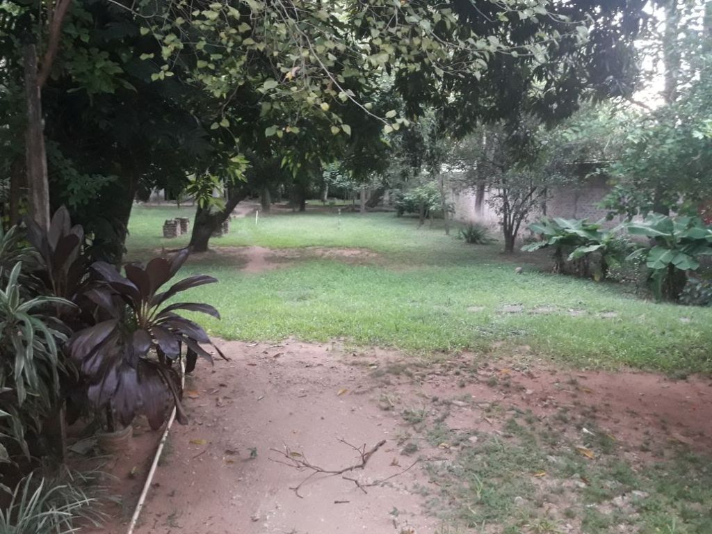 Vendo terreno 2500 mt2. con casa sobre la avenida sacramento a 3 cuadras de España — foto 2
