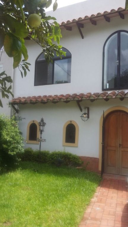 hermosa casa en barrio seminario — foto 2