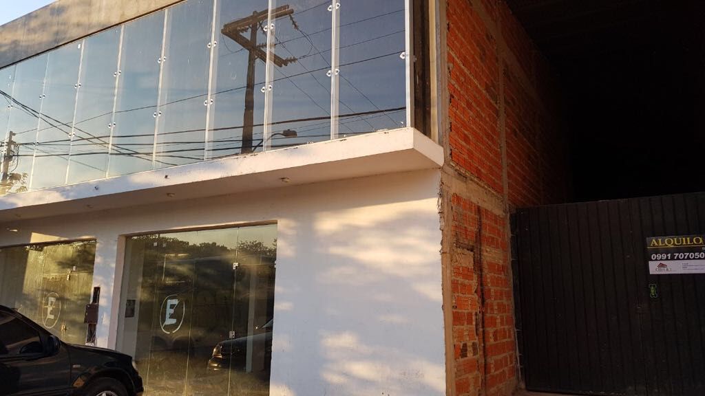 Alquilo Depósito con Show Room de 2 Pisos — foto 3