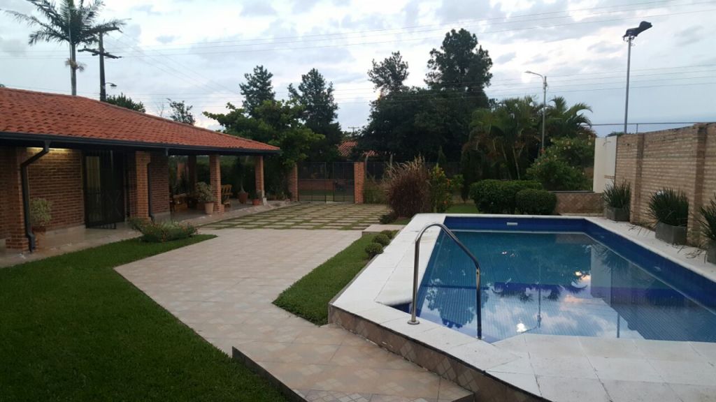 Vendo Casa Quinta en San Bernardino a metros del lago. — foto 3