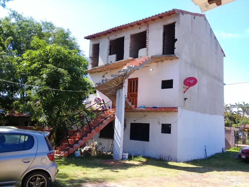 Vendo Edificio de tres Niveles en Mariano Roque — foto 2