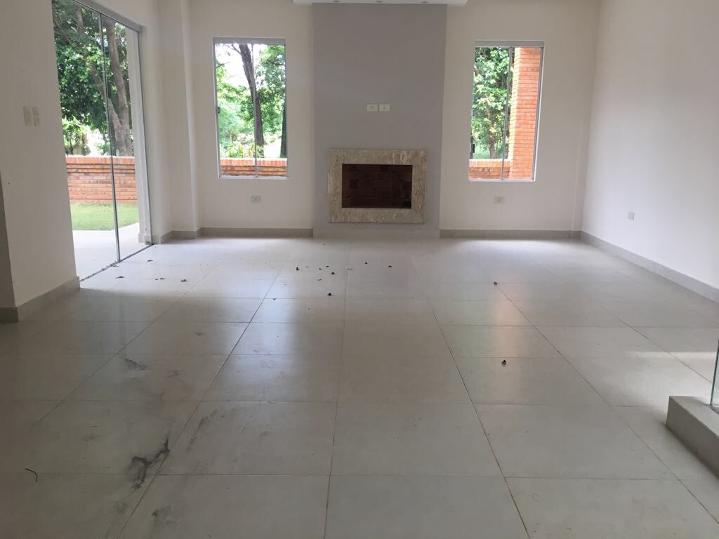 HERMOSA CASA EN BARRIO CERRADO — foto 3