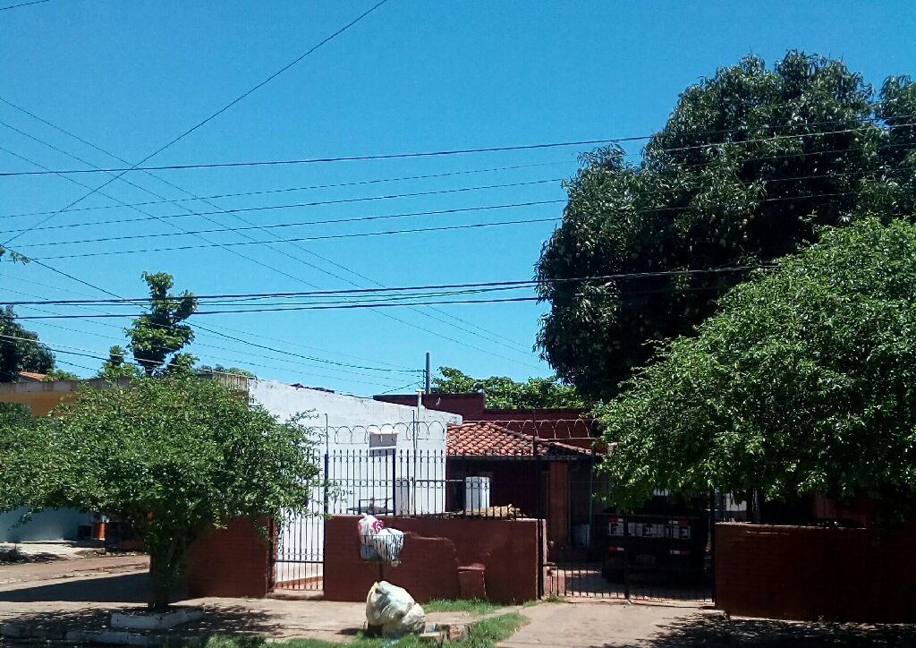 Vendo terreno con construcción en Lambaré. — foto 2