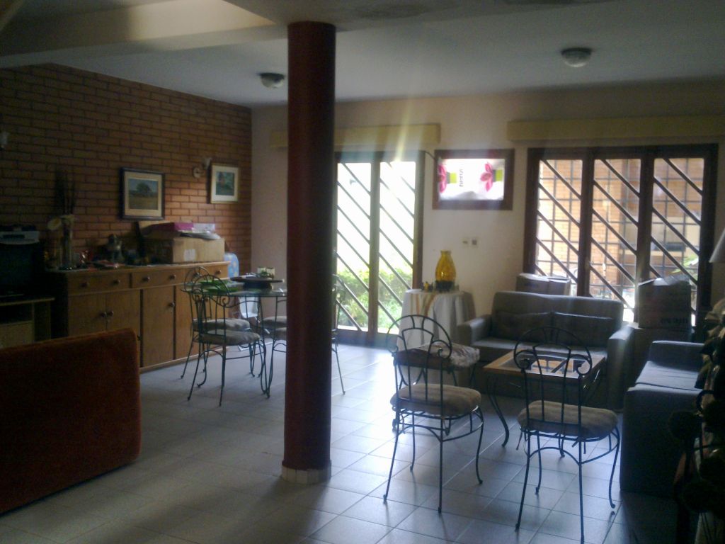 ALQUILO DUPLEX EN EL BARRIO MBURUCUYA A PASOS DE JULIO CORREA. — foto 3