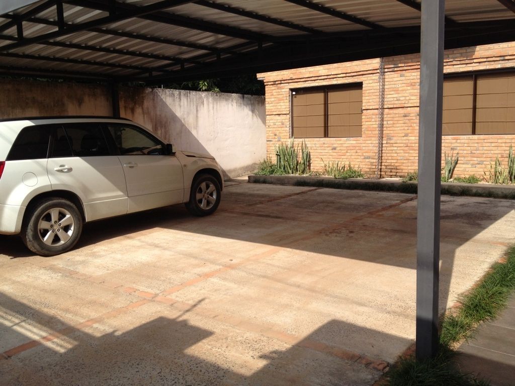 CASAS PAREADAS EN BARRIO PREMIUM DE ASUNCION — foto 3