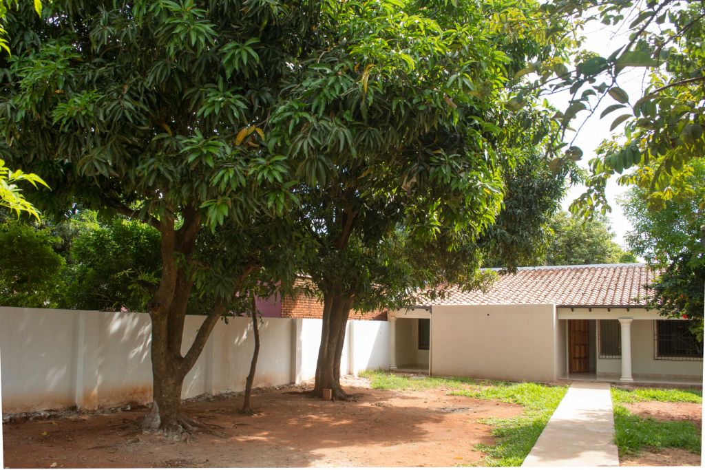 VENDO RESIDENCIA EN ÑEMBY — foto 3