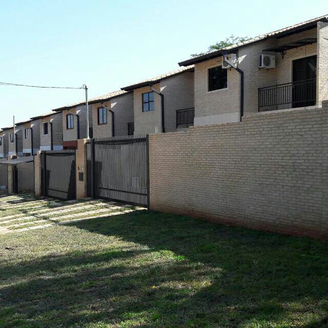 Vendo Ultimo Dúplex De Dos Dormitorios A Estrenar En Barrio Cerrado Lambaré — foto 2
