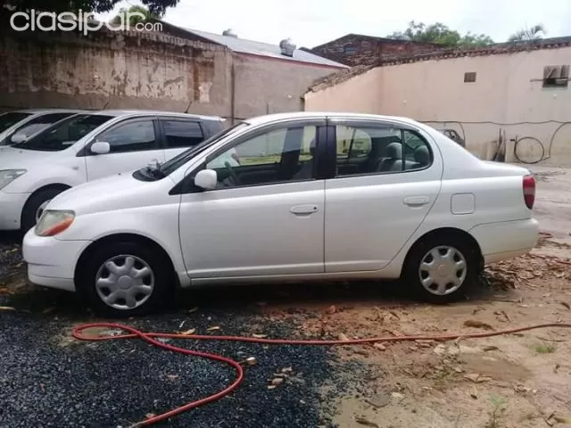 Toyota Platz 2001 — foto 3