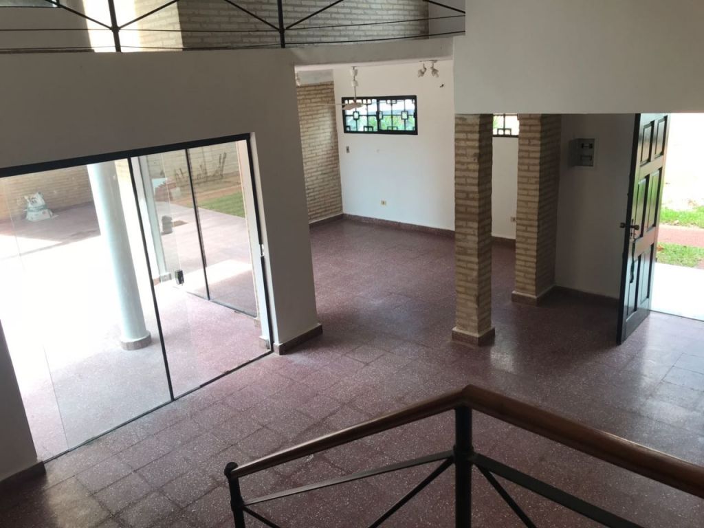 VENDO AMPLIO Duplex Zona Boulevar Luque Conmebol — foto 3