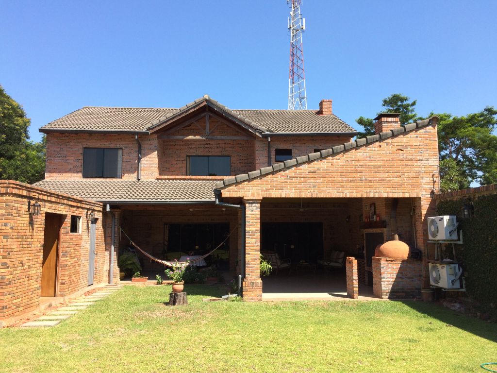 Vendo Fina Casa en Lambare!! Inmediaciones Canal 13 — foto 2