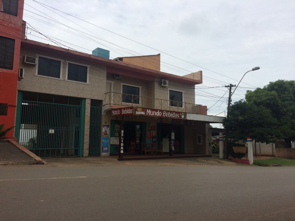 Vendo Duplex de lujo en Coronel Oviedo - Zona Centro — foto 2