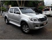 VENDO TOYOTA HILUX AÑO 2013 - FULL EQUIPO DIESEL 3.0 D4-D 4X4 - AUTOMATICO DOBLE CABINA - POCO USO - TR CON AUGUSTO CENTURION