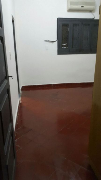Sajonia: Inmueble en ESQUINA a 2 cuadras de la Facultad de FILOSOFIA — foto 3