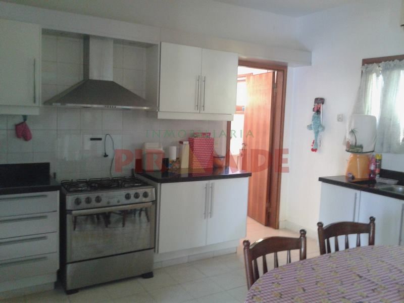 OFERTO EN VENTA HERMOSA RESIDENCIA EN EL PARANA COUNTRY CLUB — foto 2